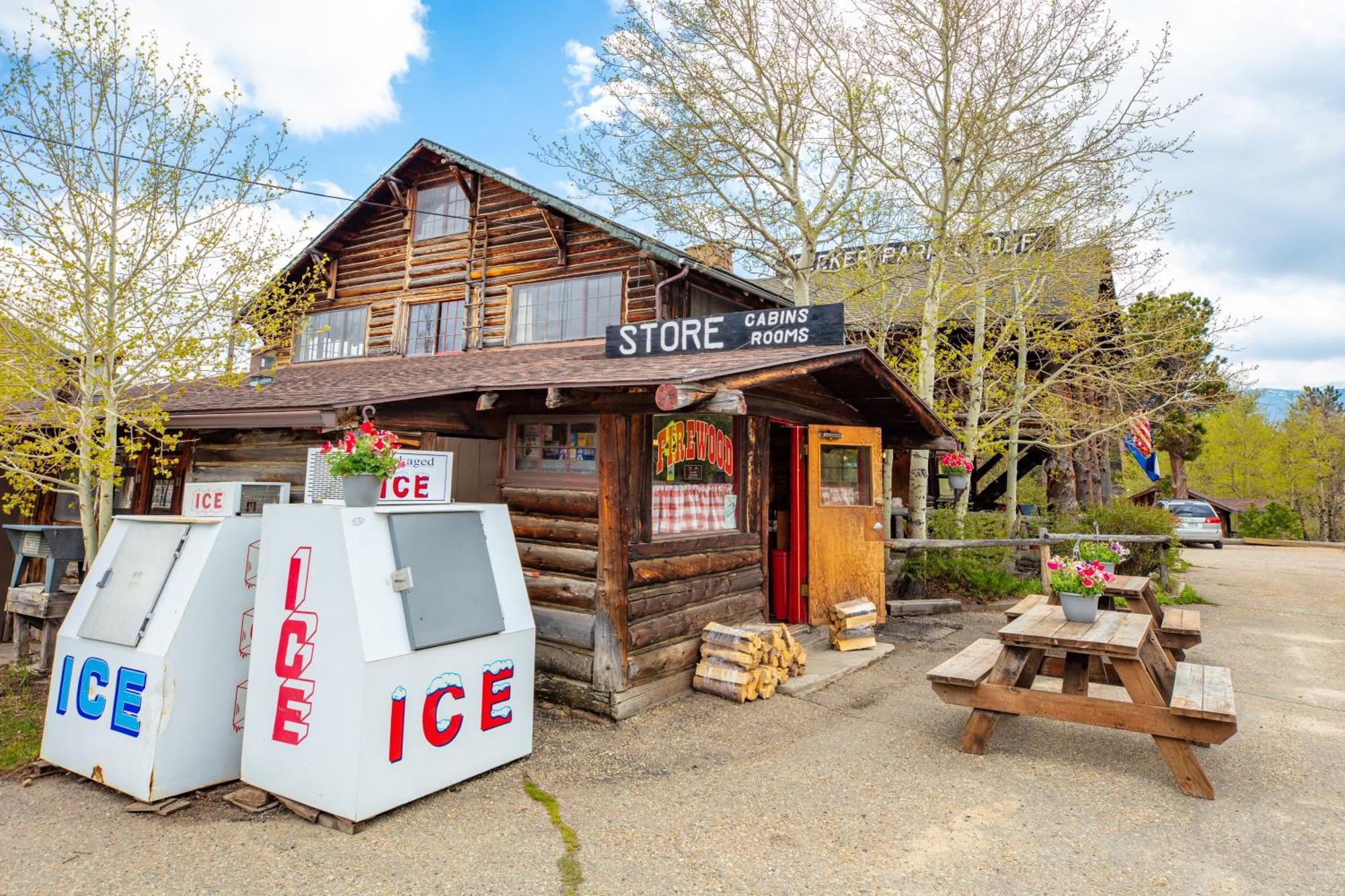 The Meeker Park Lodge Allenspark Екстериор снимка