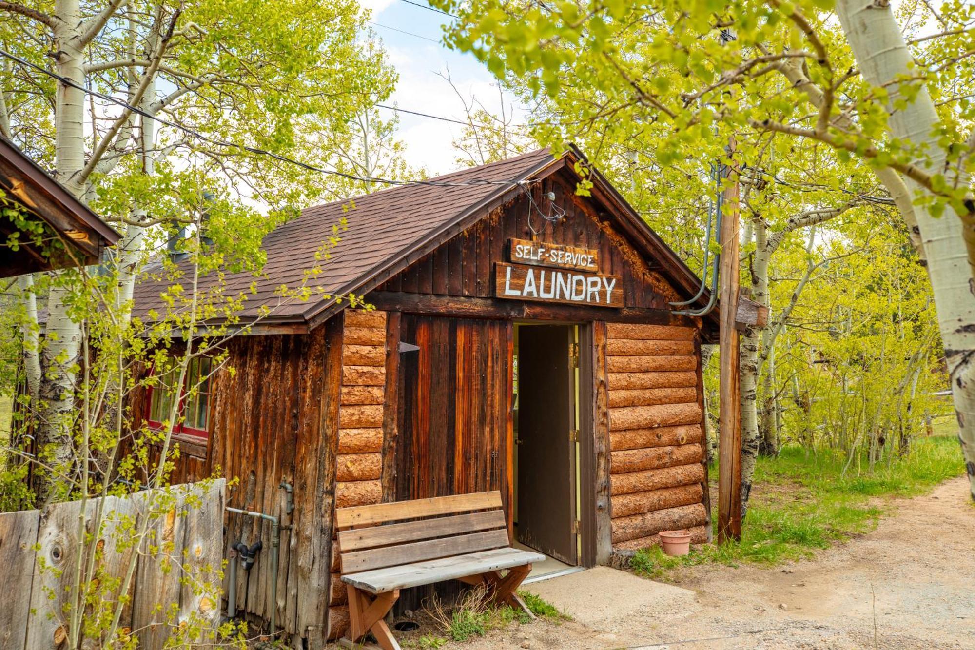 The Meeker Park Lodge Allenspark Екстериор снимка